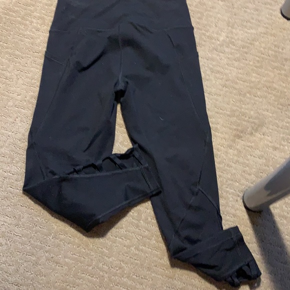 Victoria’s Secret Sport Capri Leggings - Picture 2 of 4